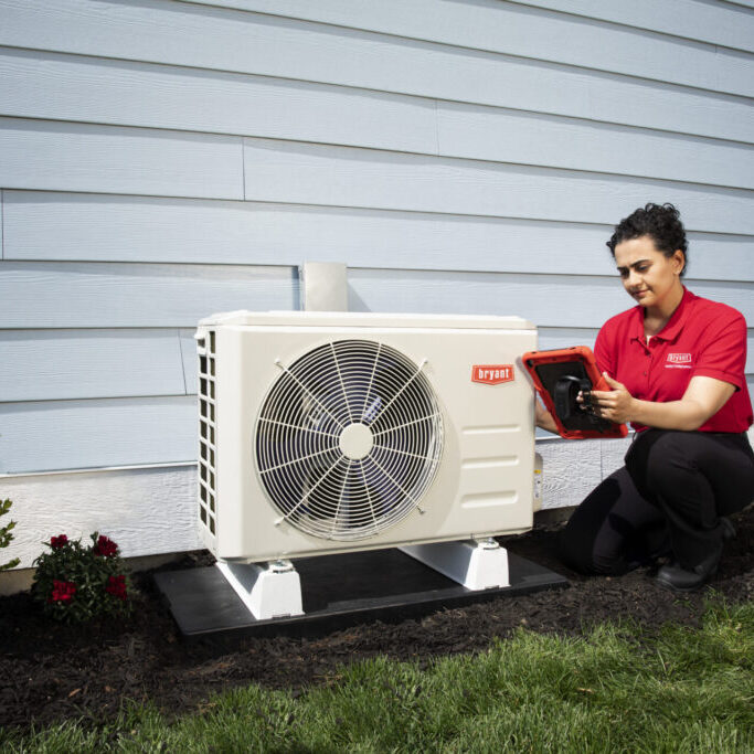 bryant_Ductless_dealer_outside_ipad bryant_Ductless_dealer_outside_ipad